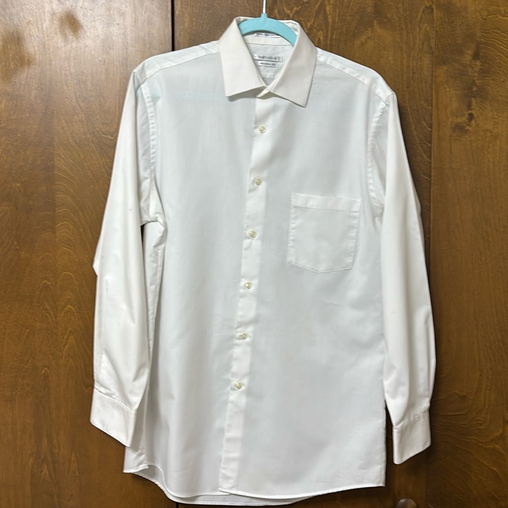 Van Heusen White long sleeve button down dress shirt - Size 15 32/33